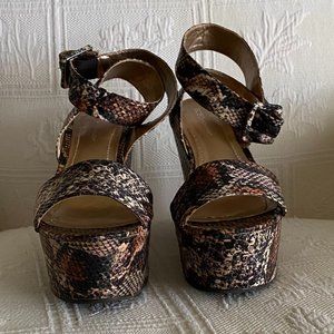 BCBG Snakeskin Print High Wedge Sandles w Ankle Wrap, Great Condition